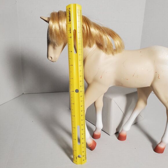 Our Generation Plastic Horse Figurine‎ Toy– Cream/Palomino with Blonde Mane 12" - Picture 9 of 16